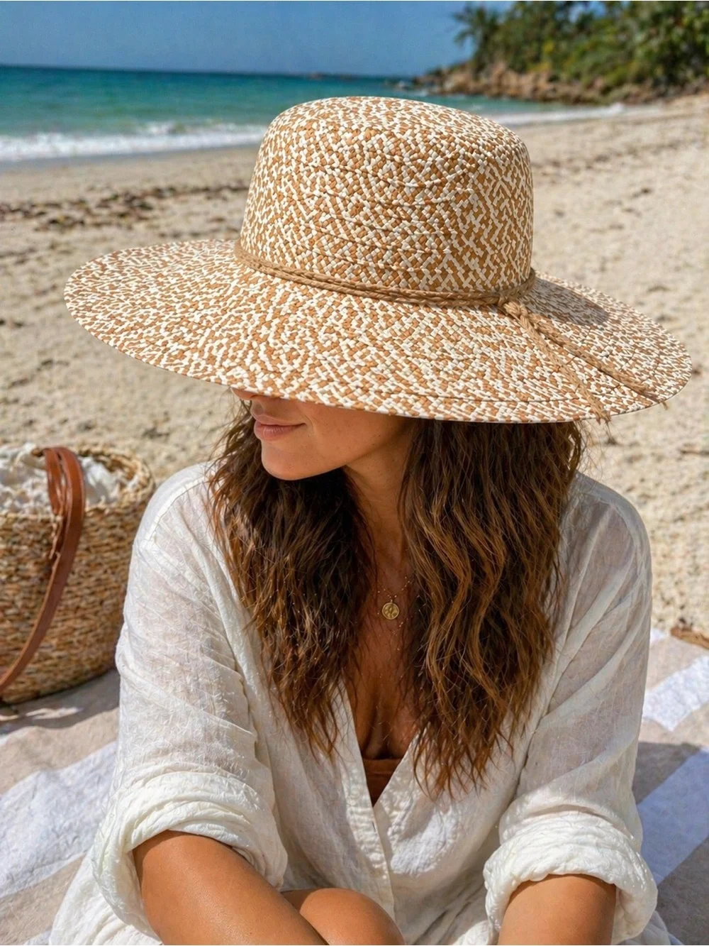 Woven Straw Sun Hat in Natural White Pattern - Picture 1 of 4